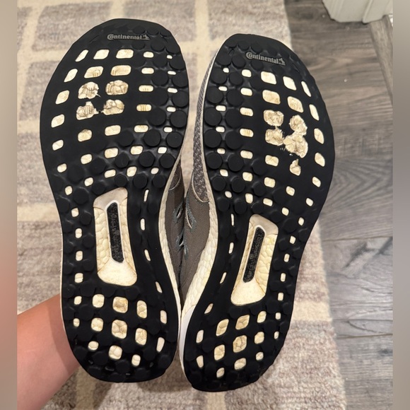 Adidas Ultra Boost - Picture 5 of 6